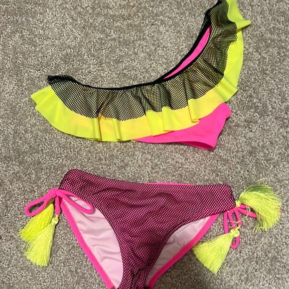 Swim Nessi Byrd Size 8 Swimsuit Poshmark